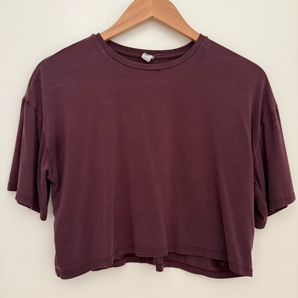 Parade Breezy Crop Tee - Picture 2 of 3